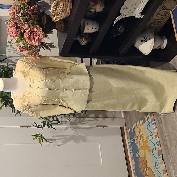 Vintage Beautiful Hand Tailored Suit! - Picture 1 of 8